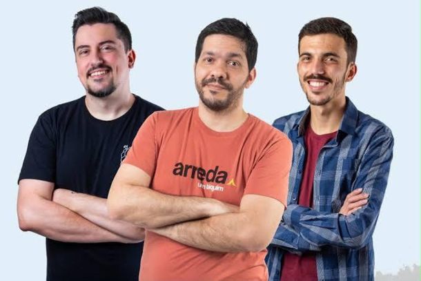 A apresenta&ccedil;&atilde;o re&uacute;ne os humoristas mineiros Bruno Berg e Stevan Gaipo, al&eacute;m do pernambucano Paulo Ara&uacute;jo 