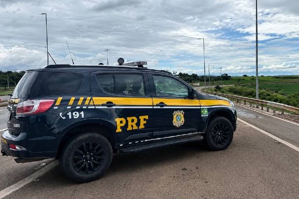 Equipes da PRF estiveram no trecho para atender a ocorr&ecirc;ncia