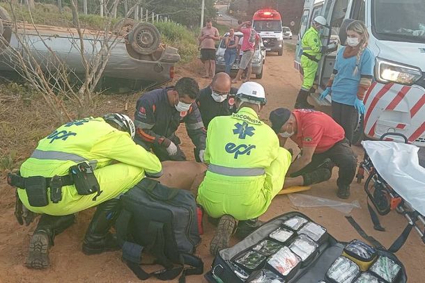 A  v&iacute;tima foi estabilizada pelas equipes de emerg&ecirc;ncia e encaminhado ao Pronto Atendimento Filomena Rezende Vilela, em Santa Rita do Sapuca&iacute;