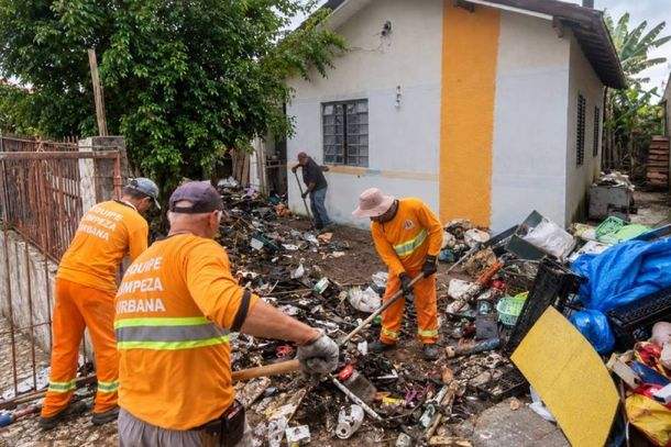 Prefeitura realizou a&ccedil;&atilde;o de limpeza e retirou o material acumulado 