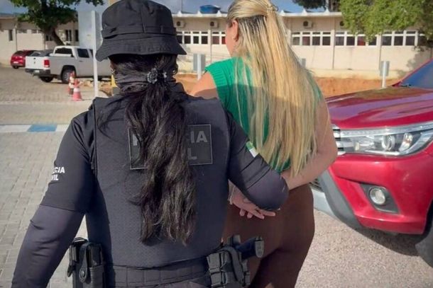 Duas mulheres de 27 e 28 anos e um homem de 2&ordm; anos foram presos 