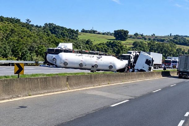 N&atilde;o h&aacute; informa&ccedil;&otilde;es sobre feridos nesse acidente rodovi&aacute;rio  