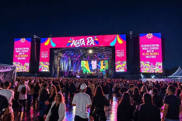 A programa&ccedil;&atilde;o foi realizada gratuitamente e teve como principais atra&ccedil;&otilde;es os cantores Bell Marques e L&eacute;o Santana