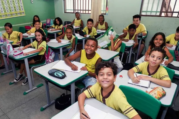 O cadastramento &eacute; realizado em parceria com as secretarias municipais de educa&ccedil;&atilde;o de 768 dos 853 munic&iacute;pios mineiros