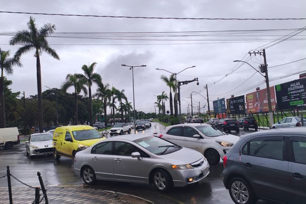Circular com o ve&iacute;culo n&atilde;o licenciado &eacute; infra&ccedil;&atilde;o grav&iacute;ssima, sujeita a multa, sete pontos na carteira e remo&ccedil;&atilde;o do ve&iacute;culo 