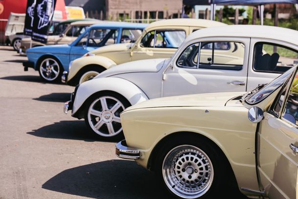 Uaiktoberfest e Encontro de Carros Antigos na Via Faisqueira s&atilde;o o destaque da programa&ccedil;&atilde;o 