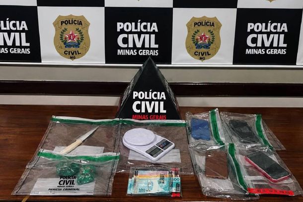 Droga, dinheiro do tr&aacute;fico e celulares foram apreendidos 
