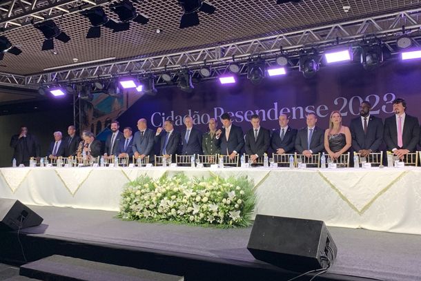 Cerim&ocirc;nia reuniu autoridades no foyet da Aman