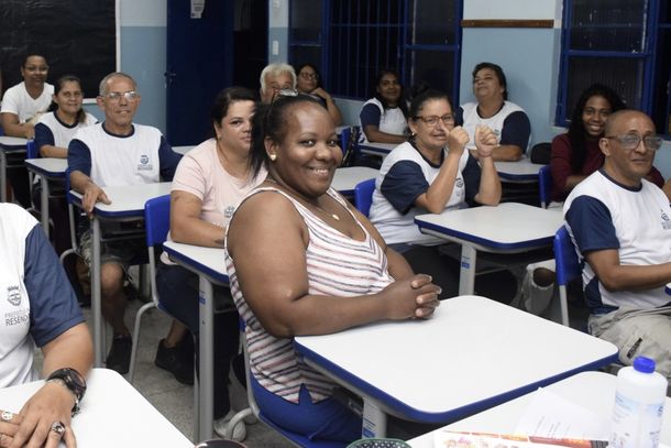 EJA oferece a oportunidade de retorno &agrave; sala de aula para concluir os estudos