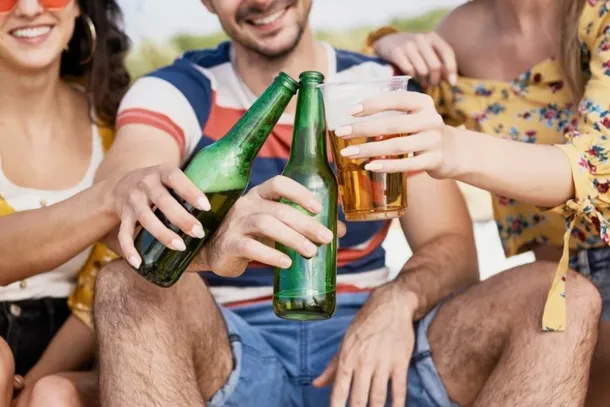 Especialista adverte sobre os riscos do consumo excessivo de bebidas alco&oacute;licas no Carnaval