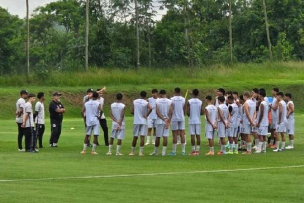 Atletas do Sub-20 do Resende fazem a prepara&ccedil;&atilde;o para a estreia na Copa Rio