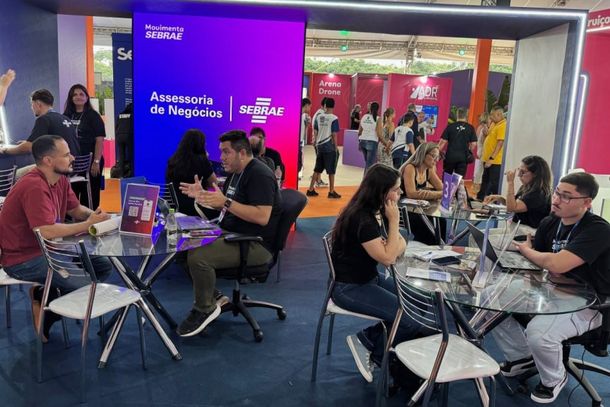 Na &aacute;rea de atendimento, t&eacute;cnicos do Sebrae tiraram d&uacute;vidas do p&uacute;blico