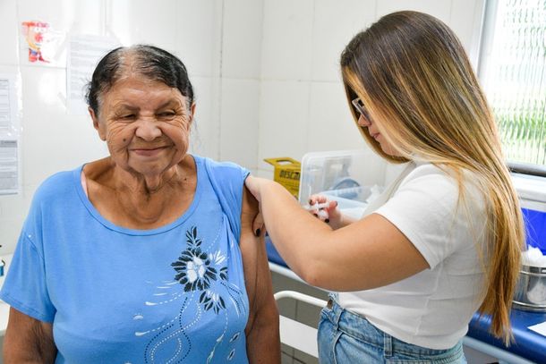 Vacina&ccedil;&atilde;o dos grupos priorit&aacute;rios acontecem em todos os postos de Resende