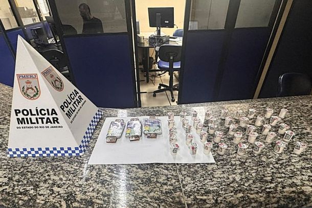 Drogas e adolescente foram apreendidos pela pol&iacute;cia 