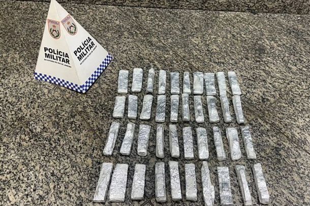Sacola continha 40 tabletes de maconha prontas para a venda