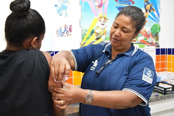 A&ccedil;&atilde;o de imuniza&ccedil;&atilde;o busca proteger da doen&ccedil;a crian&ccedil;as e adolescentes 