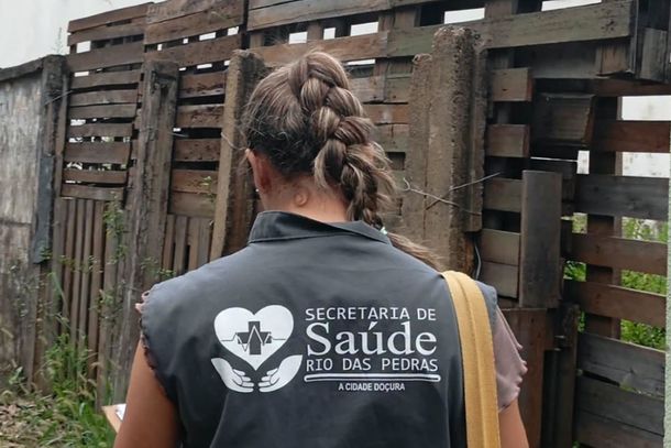 Agentes encontram larvas do mosquito da dengue durante vistoria no S&atilde;o Crist&oacute;v&atilde;o