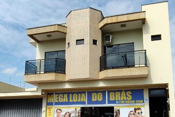 Sala comercial est&aacute; dispon&iacute;vel para loca&ccedil;&atilde;o no Centro de Rio das Pedras