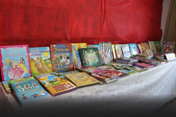 Feiras do Livro e do Conhecimento movimentam a Escola Marechal Deodoro de Pato Bragado