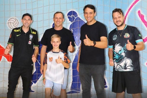 Atleta de Pato Bragado disputa Ta&ccedil;a Brasil de Futsal Sub-10 em Maring&aacute;