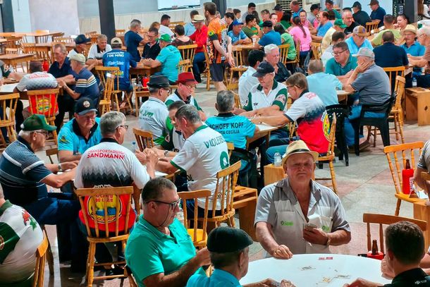 Campeonato de Canastra e Schafkopf incentiva lazer e integra&ccedil;&atilde;o no distrito de S&atilde;o Roque