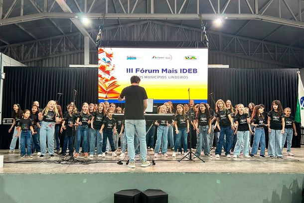 F&oacute;rum Mais Ideb re&uacute;ne educadores de 16 munic&iacute;pios lindeiros em Santa Helena
