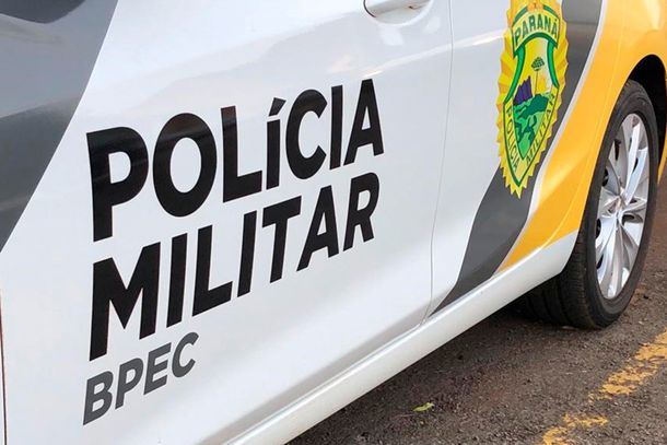 Mulher esfaqueia companheiro na cabe&ccedil;a e nas costas durante discuss&atilde;o em via p&uacute;blica