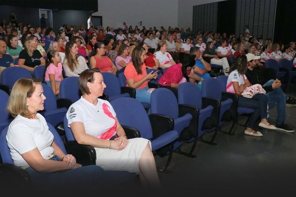 Outubro Rosa inicia programa&ccedil;&atilde;o em Pato Bragado com palestra sobre sa&uacute;de da mulher