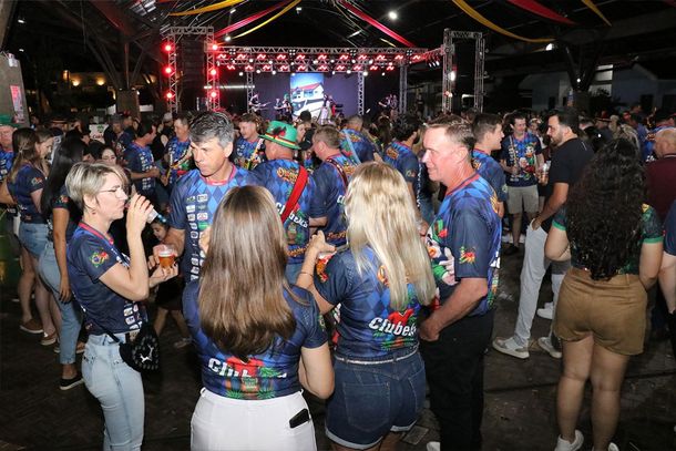 Pato Bragado celebra a Oktoberfest com desfile, chope e atra&ccedil;&otilde;es musicais