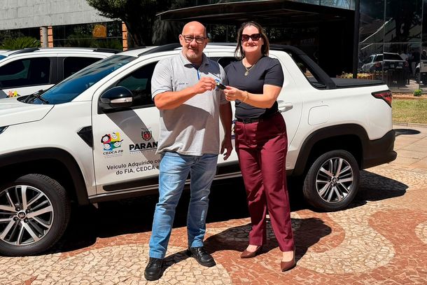 Prefeitura de Santa Helena entrega tr&ecirc;s ve&iacute;culos para a rede de Assist&ecirc;ncia Social