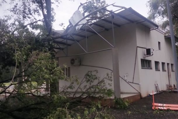 Temporal causa estragos no Terminal Tur&iacute;stico Alvorada de Itaipu, em Santa Terezinha