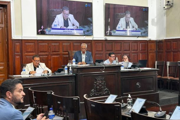 Criticas ao SAAE e a zeladoria de S&atilde;o Carlos marcam a primeira sess&atilde;o legislativa do ano