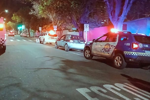 Durante as incurs&otilde;es, as equipes da Pol&iacute;cia Militar, Guarda Municipal e do Departamento de Fiscaliza&ccedil;&atilde;o abordaram e revistaram 20 pessoas. No total, 13 bares foram vistoriados