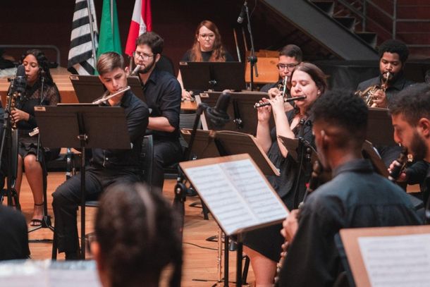Banda Sinf&ocirc;nica da Academia Livre de M&uacute;sica e Artes (ALMA) de Ribeir&atilde;o Preto.uma das atra&ccedil;&otilde;es do festival