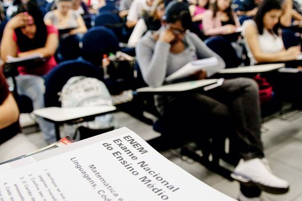 Para os candidatos que n&atilde;o possuem o direito &agrave; isen&ccedil;&atilde;o, o valor da taxa de inscri&ccedil;&atilde;o foi mantido em R$ 85. O pagamento deve ser efetuado obrigatoriamente at&eacute; o novo prazo limite de 12 de junho