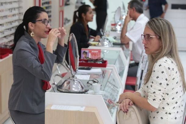 A exig&ecirc;ncia de conven&ccedil;&atilde;o coletiva n&atilde;o se aplica aos setores que j&aacute; possuem autoriza&ccedil;&atilde;o permanente para funcionar em feriados por lei federal.