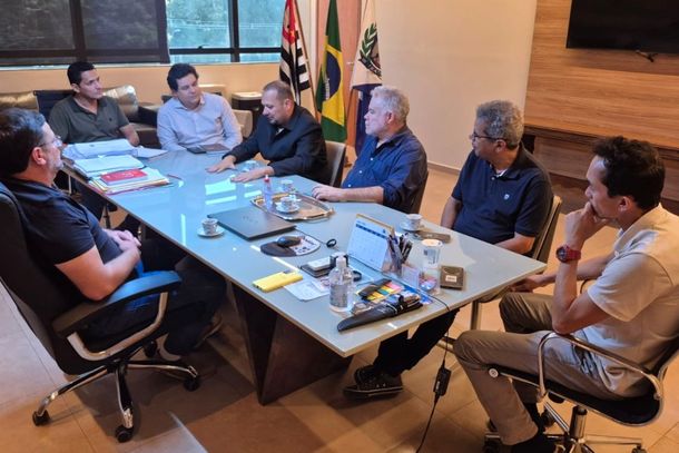 Durante o encontro, a pauta esteve voltada a a&ccedil;&otilde;es estruturantes para ampliar e qualificar os servi&ccedil;os oferecidos aos cidad&atilde;os de Ibat&eacute;