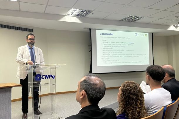 Daniel Braatz apresenta a trajet&oacute;ria da UFSCar no MAI/DAI 