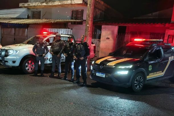 Os agentes vistoriaram cinco estabelecimentos comerciais em diferentes regi&otilde;es: tr&ecirc;s localizados no bairro Jardim Cruzado e dois no bairro Santa Terezinha