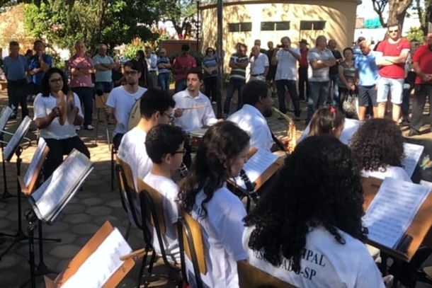 Escola de M&uacute;sica Maestro Quique Todescan, que h&aacute; longa data contribui com a forma&ccedil;&atilde;o cultural para a popula&ccedil;&atilde;o de Descalvado