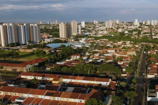 O processo de revis&atilde;o &eacute; liderado pela Secretaria Municipal de Desenvolvimento Urbano e conta com o suporte t&eacute;cnico especializado da Funda&ccedil;&atilde;o Instituto de Pesquisas Econ&ocirc;micas