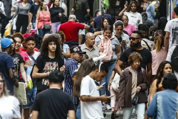 O estudo detalha os diferentes grupos que comp&otilde;em o contingente de 161.729 pessoas em atividade produtiva no munic&iacute;pio