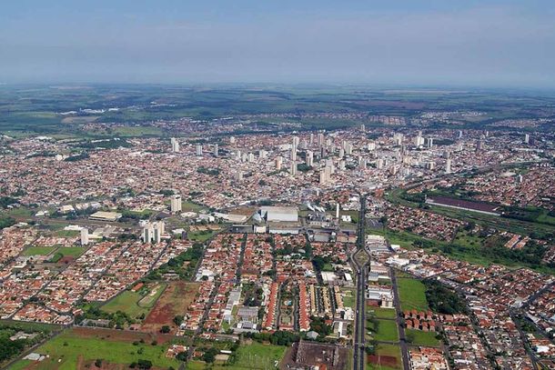 Do montante devido, R$ 333,9 milh&otilde;es correspondem a obriga&ccedil;&otilde;es com fornecedores