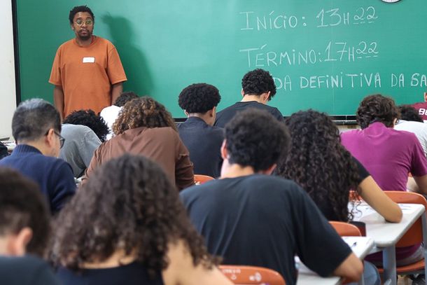 Rela&ccedil;&atilde;o de candidatos por vaga do vestibular da Fuvest tem queda nos cursos mais concorridos