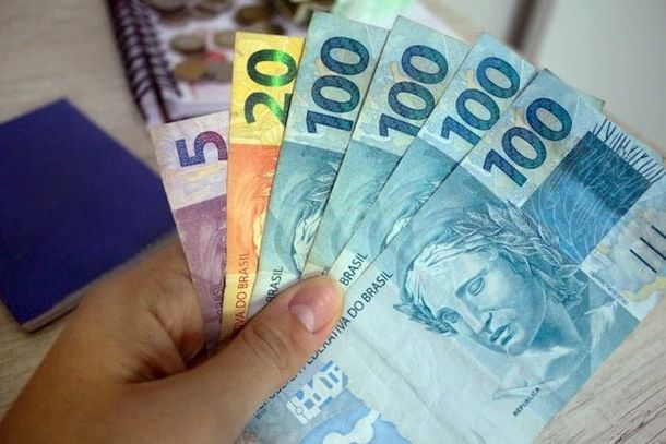 A medida contrasta com o cen&aacute;rio do ano anterior, quando limita&ccedil;&otilde;es or&ccedil;ament&aacute;rias impediram a antecipa&ccedil;&atilde;o dos valores pelo Poder Executivo