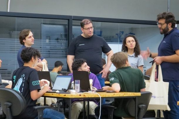 A agenda conta ainda com atra&ccedil;&otilde;es de integra&ccedil;&atilde;o comunit&aacute;ria, incluindo o tradicional luau universit&aacute;rio no Jardim Secreto, oficinas pr&aacute;ticas e a Game Night com campeonato de esportes eletr&ocirc;nicos