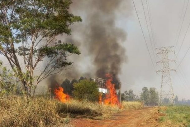 Queimadas pr&oacute;ximas &agrave; rede el&eacute;trica deixam milhares sem luz em Rond&ocirc;nia