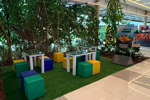 Louge dispon&iacute;vel para troca de fuguras da Copa do Mundo no Shopping ParkCity Sumar&eacute;