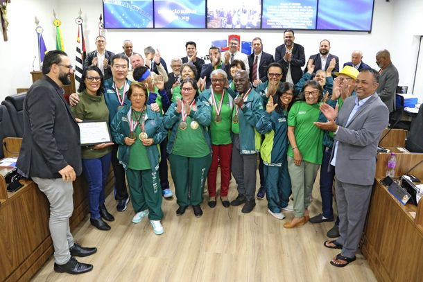 C&acirc;mara homenageia delega&ccedil;&atilde;o de Sumar&eacute; por destaque nos Jogos da Melhor Idade