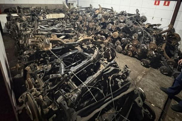 Pol&iacute;cia Civil apreendeu mais de 2,1 mil pe&ccedil;as automotivas em lojas e galp&otilde;es na regi&atilde;o do Jardim S&atilde;o Vicente, em Campinas.